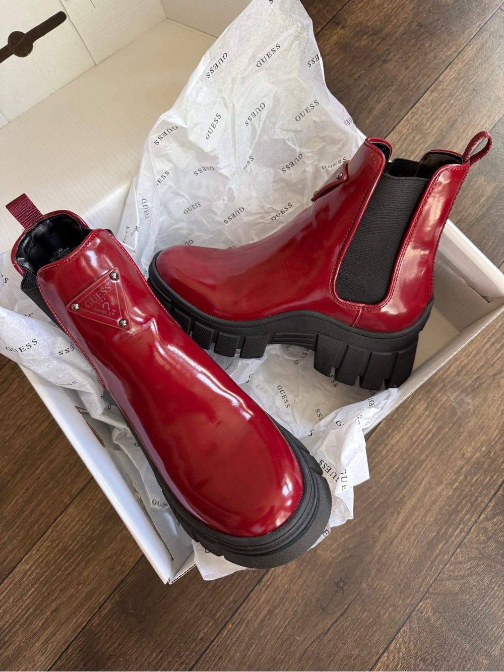 GUESS Hestia Chelsea Boot